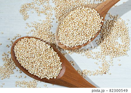 キヌア（学名：Chenopodium quinoa）、栄養素の高い雑穀 82300549