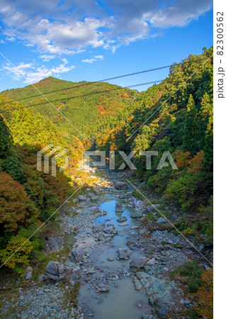 登仙橋からの眺め 秋の風景 紅葉の季節 登仙橋からの眺め 秋の風景 紅葉の季節 82300562