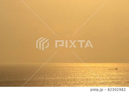 a Setting Sun at the Lung Kwu Tan channel, hk 82302982