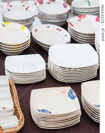 日本の伝統的工芸　陶磁器 82303996