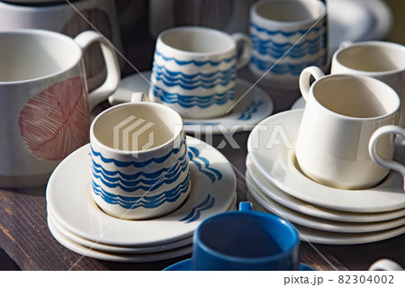 日本の伝統的工芸　陶磁器 82304002