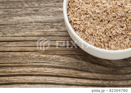 wheat bran 82304760