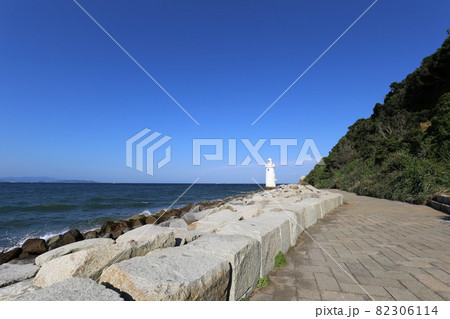 夏の伊良湖崎灯台 82306114