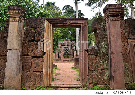 カンボジアのアンコール遺跡群　バンテアイ・スレイ 82306313