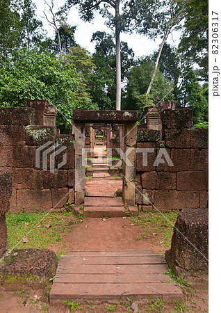 カンボジアのアンコール遺跡群　バンテアイ・スレイ 82306317