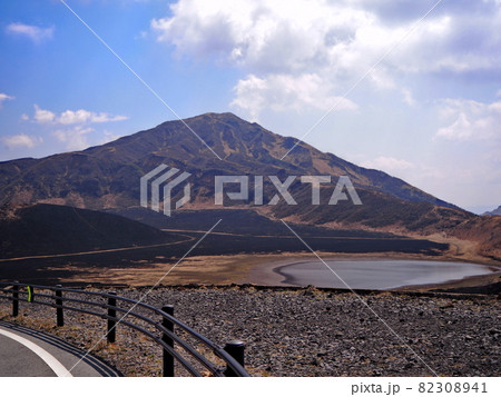 草千里の野焼き風景 草千里の野焼き風景 82308941