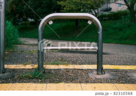 公園にある自転車侵入防止柵 公園にある自転車侵入防止柵 82310568