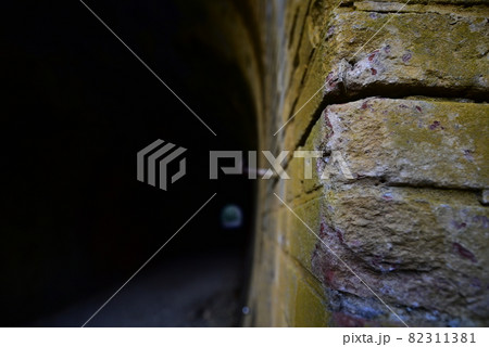 漆久保トンネル　安曇野 82311381