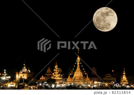 Full moon in night time fo Wat Jong Kham and Jong Klang at Mae Hong Son province, Thailand. 82313854