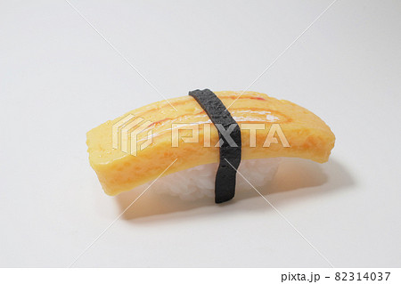 a sweet egg Sushi of Japanese food a sweet egg Sushi of Japanese food 82314037