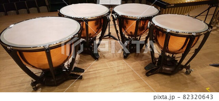 ティンパニ4台 ティンパニ4台 82320643