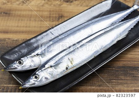 北海道で水揚げされた新鮮な秋の味覚生さんま 82323597