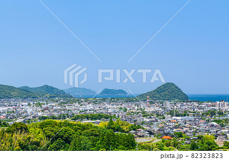山口県萩市　快晴の萩市の街並み 82323823