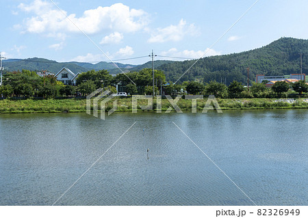 田畑 山 風景 82326949