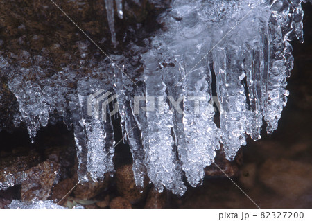 凍てついた扁妙の滝 82327200