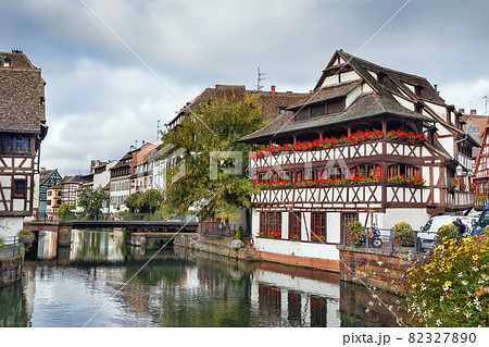 Embankment of the Ill river, Strasbourg 82327890
