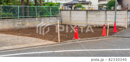 住宅街の更地 82330340