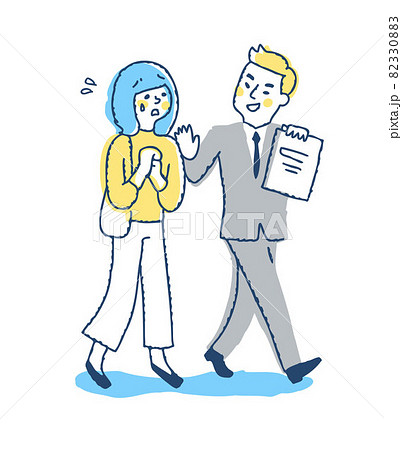キャッチセールスをするセールスマンと困っている若い女性 キャッチセールスをするセールスマンと困っている若い女性 82330883
