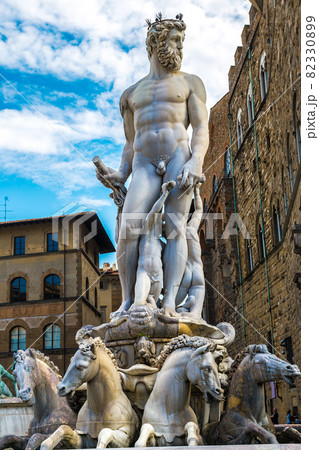 The Fountain of Neptune in Florence The Fountain of Neptune in Florence 82330899