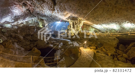 Cave in Halon bay, Vietnam Cave in Halon bay, Vietnam 82331472