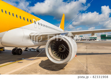Airplane in Singapore 82331908