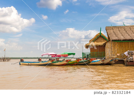 Floating village in Cambodia Floating village in Cambodia 82332184