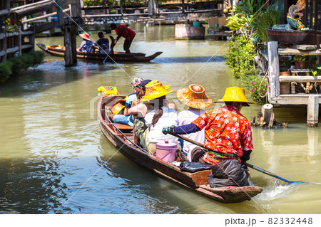 Floating Market in Pattaya Floating Market in Pattaya 82332448