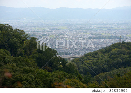 護孫子寺　本堂舞台からの風景　奈良県生駒郡 82332992
