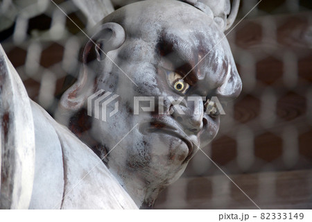 護孫子寺 仁王門の金剛力士像 奈良県生駒郡 護孫子寺 仁王門の金剛力士像 奈良県生駒郡 82333149