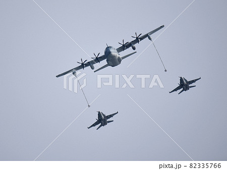 在日米軍の空中給油 82335766