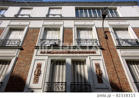 パリのアパルトマン 82338315