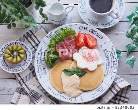 パンケーキワンプレートで朝食 パンケーキワンプレートで朝食 82348682