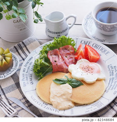 パンケーキワンプレートで朝食 パンケーキワンプレートで朝食 82348684