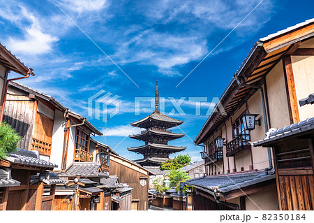 《京都府》八坂の塔・参道 82350184