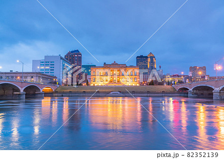 Des Moines Iowa skyline in USA Des Moines Iowa skyline in USA 82352139