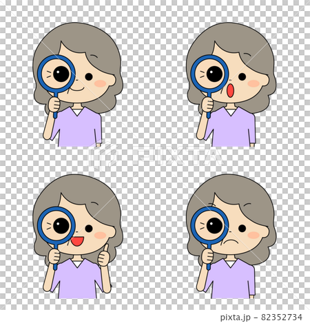 虫眼鏡で詳しく見ている高齢女性セット 82352734