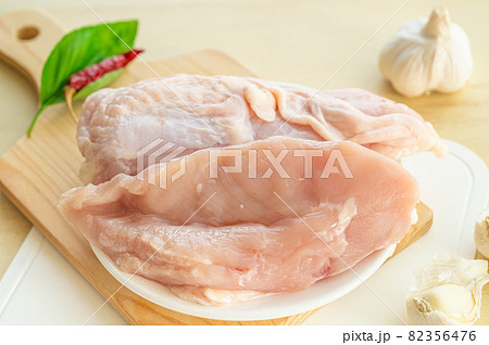 鶏のむね肉 鶏のむね肉 82356476