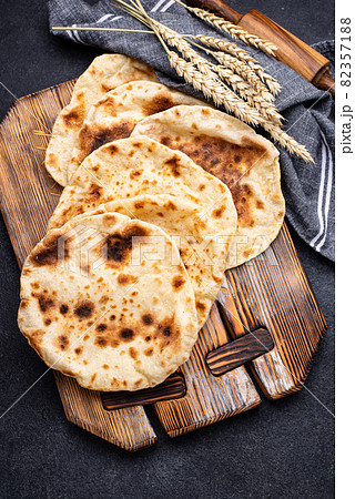 Pita bread, traditional Jewish food Pita bread, traditional Jewish food 82357188