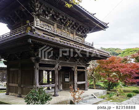 鎌倉・英勝寺 山門と紅葉 鎌倉・英勝寺 山門と紅葉 82358888