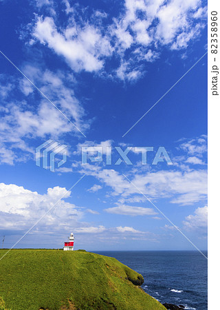 道東の岬　落石岬と灯台 82358960