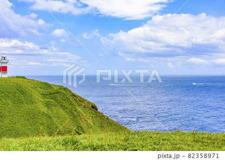 道東の岬　落石岬と灯台 82358971