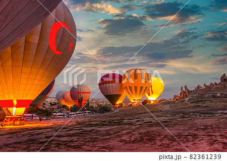 Launching of air balloons 82361239