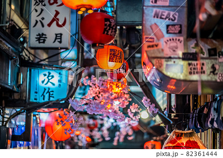 新宿西口・思い出横丁 サイバーパンクな東京のイメージ 82361444