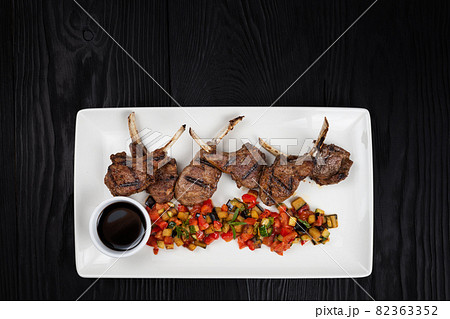 Roasted lamb ribs 82363352