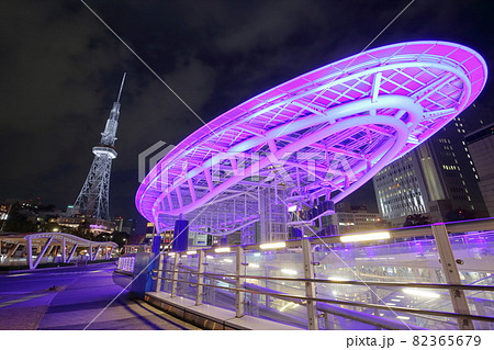 ナゴヤの夜景風景、オアシス21と中部電力MIRAI TOWER（愛知県 名古屋市 栄） 82365679