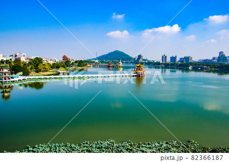 高雄の蓮池潭　台湾 82366187