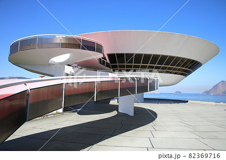 ニテロイ現代美術館(リオデジャネイロ、ブラジル) ニテロイ現代美術館(リオデジャネイロ、ブラジル) 82369716