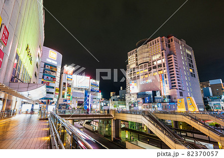 東京　八王子駅北口　夜景 82370057