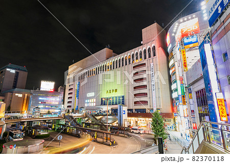 東京　八王子駅北口　夜景 82370118