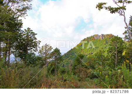 湖西連峰より石巻山を望む 湖西連峰より石巻山を望む 82371786